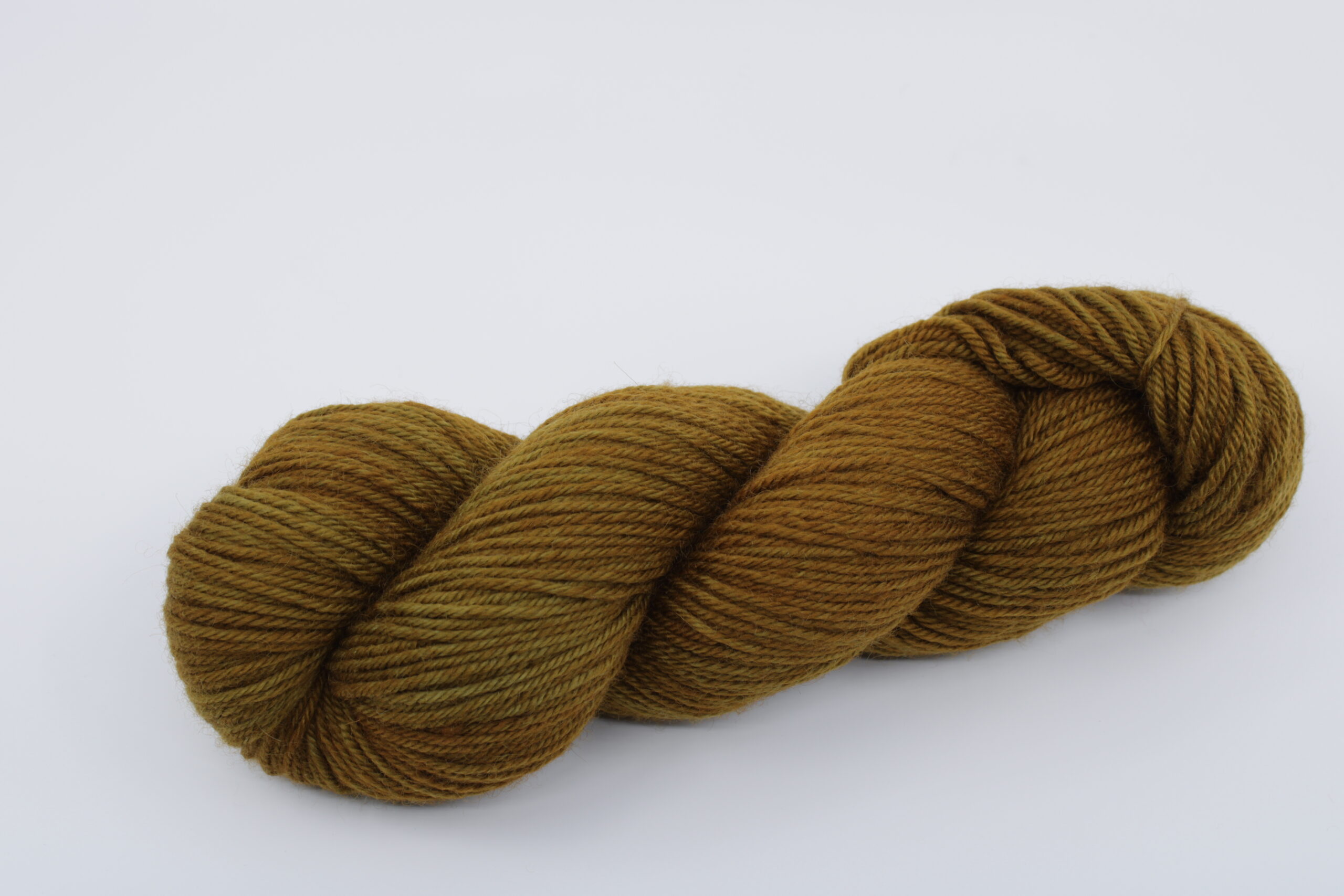 Lancelot DK base. 100% BFL (Bluefaced Leicester). - Mustard yellow color. Color: Rufus.