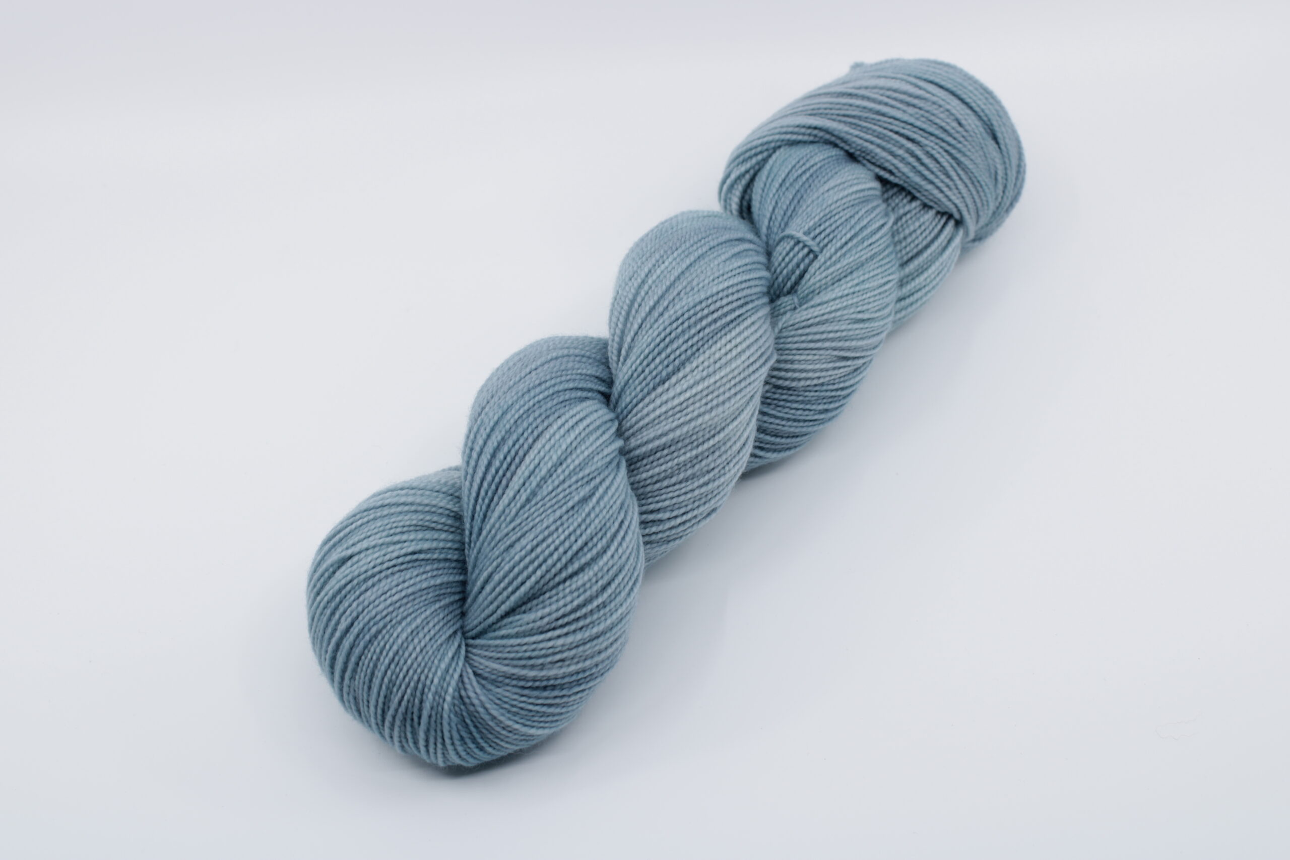 Flocon-fingering base. Untreated wool. Composition: 100% merino. Color: , Coloris: .