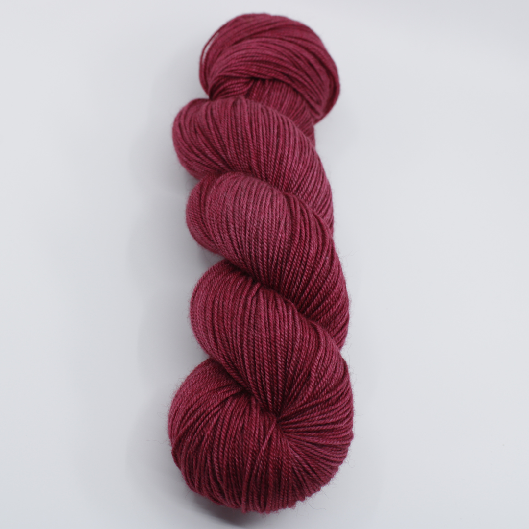 Fibrani wool, base: Tibetan. 65% merino - 20% silk and 15% yak. pink-red, color: Celina.