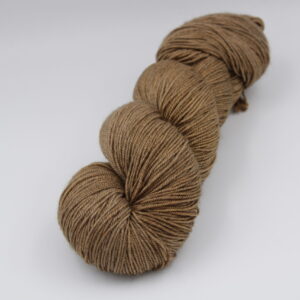 Fibrani wool, base: Tibetan. 65% merino - 20% silk and 15% yak. colour Caramel