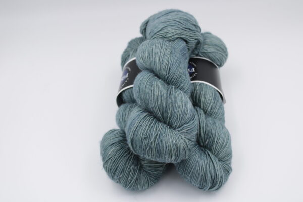 Kit de tricot - Châle Corbis sur la base Aristo. Couleur: vert