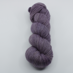 Fibrani wool, base: Tibetan. 65% merino - 20% silk and 15% yak. lilac, colour :Sophia