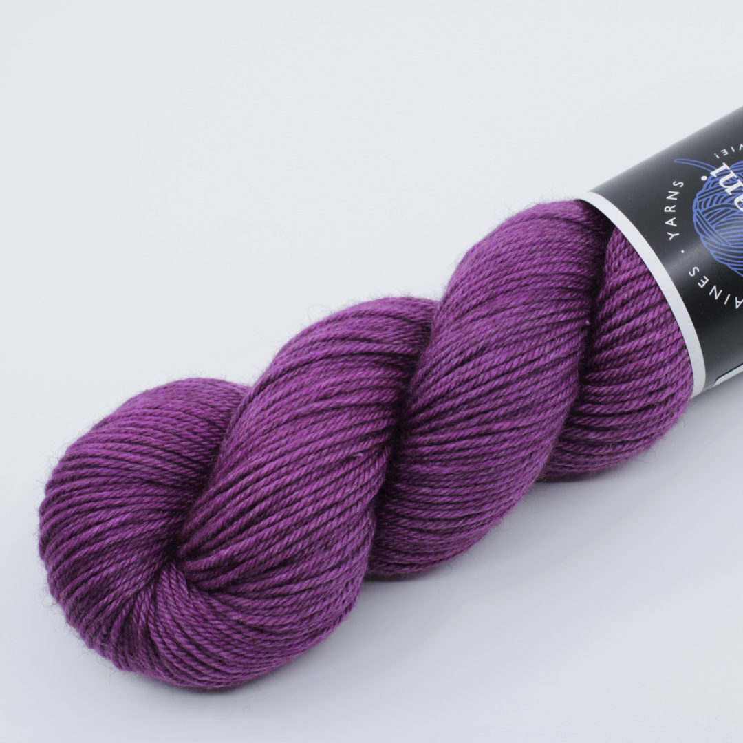 Fibrani wool, base: Tibetan DK. 60% merino - 20% silk and 20% yak, mauve-pink, color: Gerbera