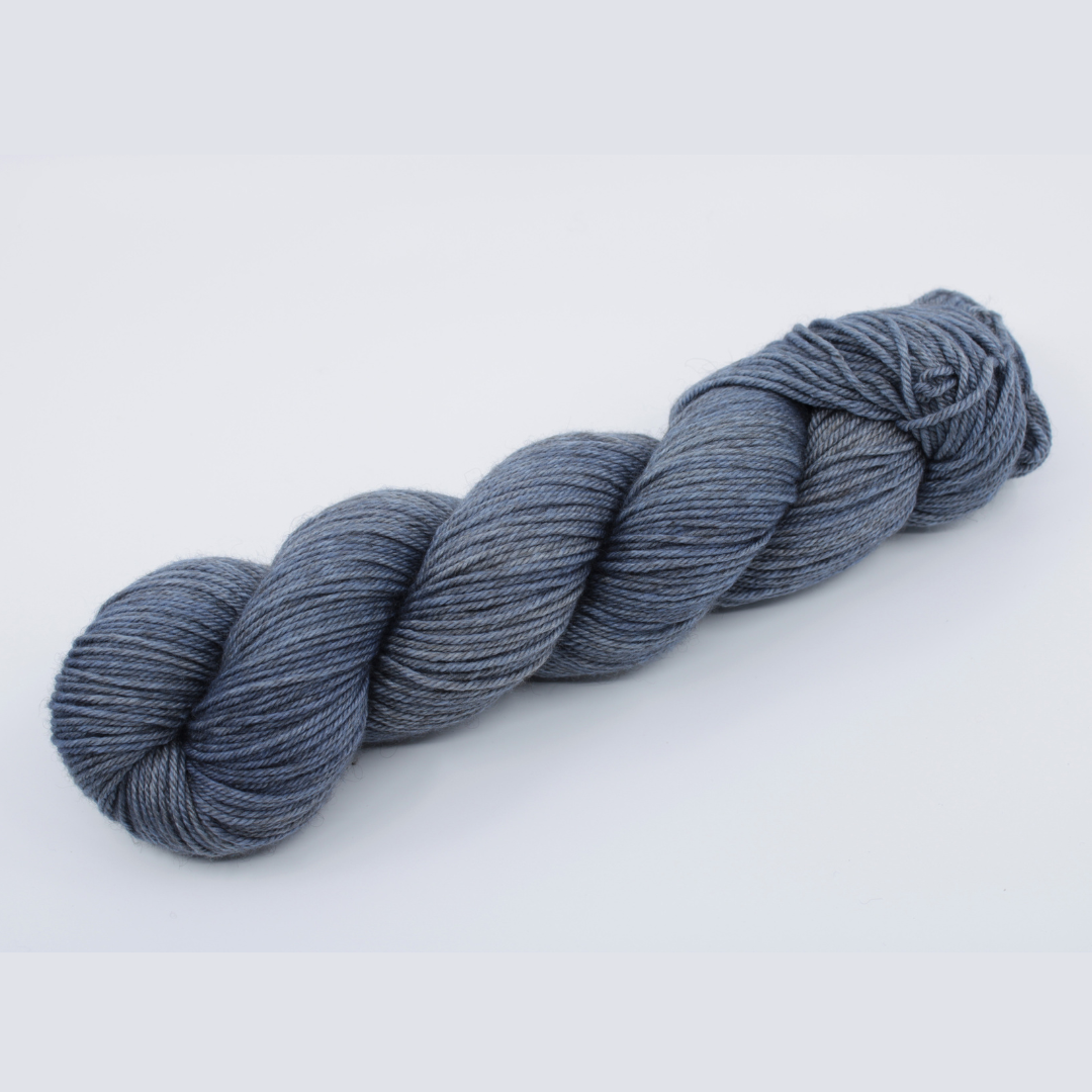 Fibrani wool, base: Tibetan DK. 60% merino - 20% silk and 20% yak, powder blue, color: Glacier