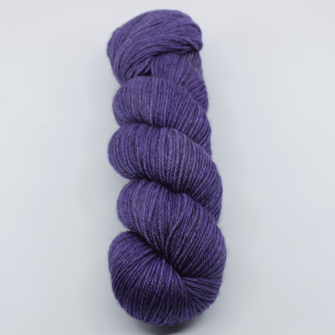 Fibrani wool, base: Tibetan DK. 60% merino - 20% silk and 20% yak, purple, color: Louisa