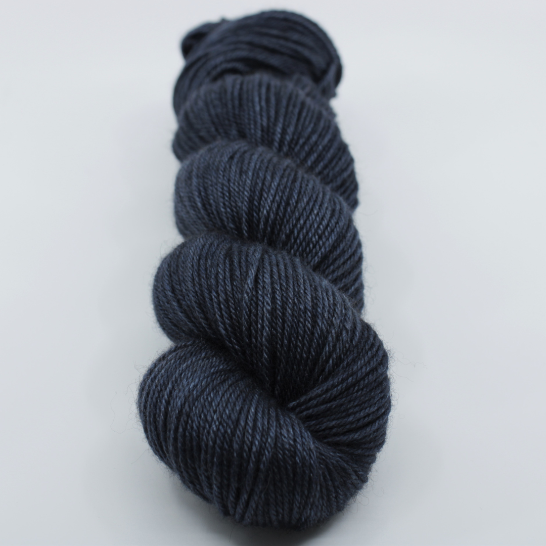 Fibrani wool, base: Tibetan DK. 60% merino - 20% silk and 20% yak, blue, color: Navy