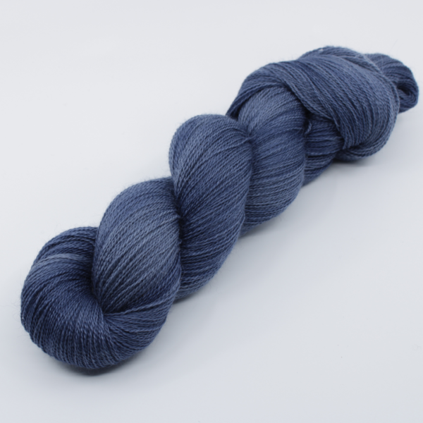 Fibrani wool - Numa base,70% Baby alpaca and 30% silk,color: blue .coloris : Dylan