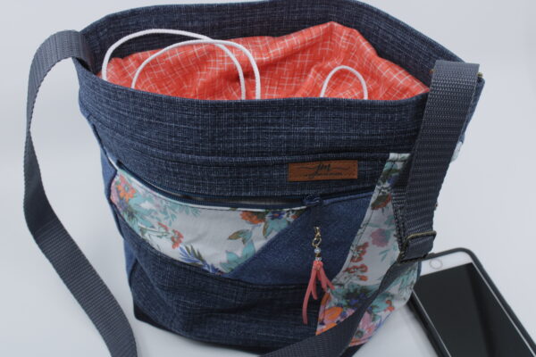 Knitted project bag made from recycled fabric