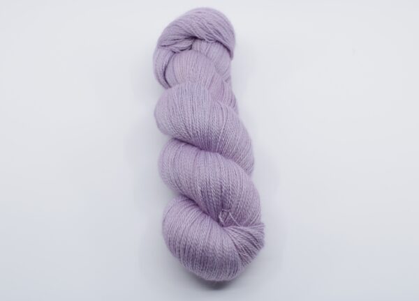 Laine Fibrani -Base Numa,70% Bébé alpaga et 30% soie,couleur: lilas. coloris : Sophia