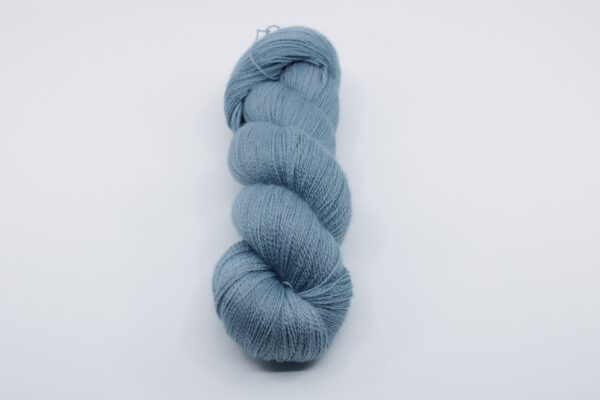 Fibrani wool - Numa base,70% Baby alpaca and 30% silk,color: green .coloris : Victoria