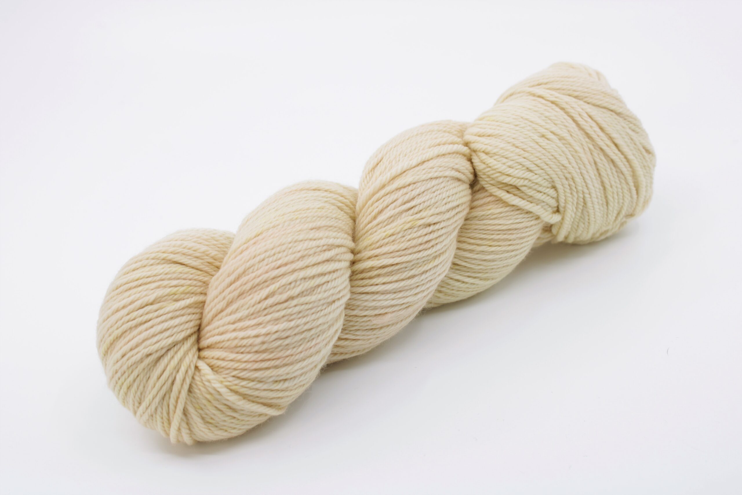 Fibrani wool, base: Flocon DK. 100% untreated merino wool, Ivory color. Color: Douglas.0.