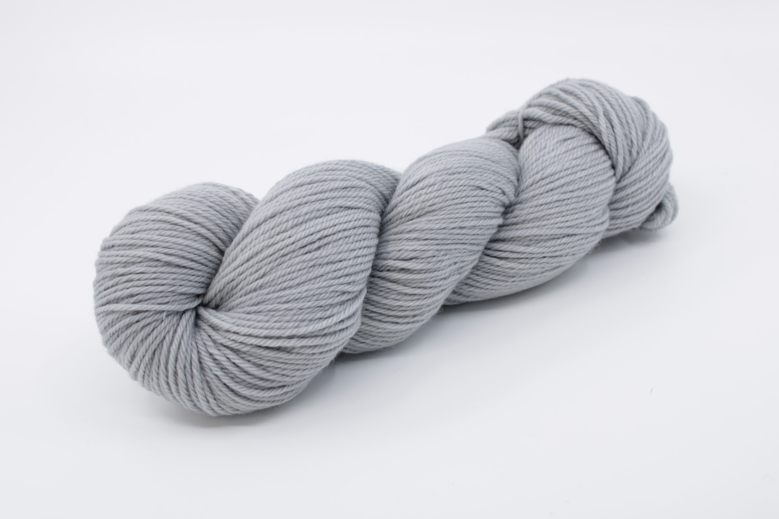 Fibrani wool, base: Flocon DK. Wool 100% merino untreated.gray color. Color: Langur.