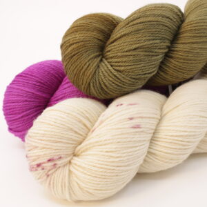 Fibrani wool, base: Flocon DK. Wool 100% merino untreated, color muted.