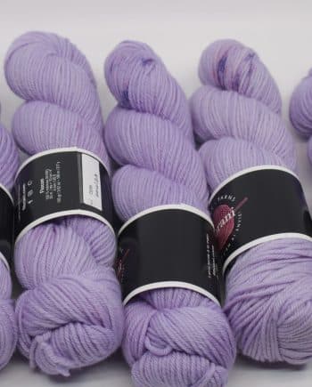aine Fibrani, base: Flocon DK. Laine 100% mérinos non traité.