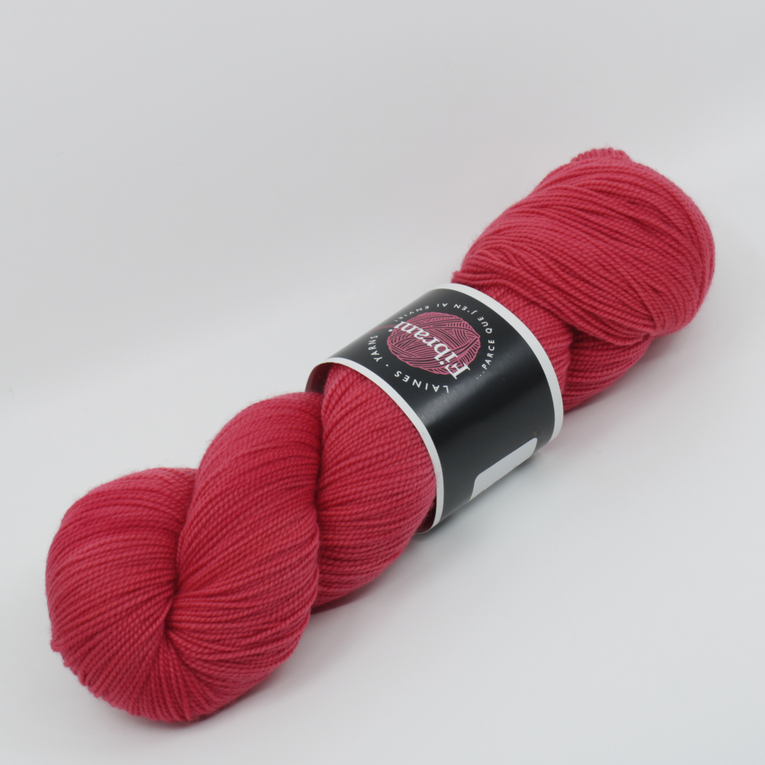 Base: Vini Composition: 100% Bébé Llama, Couleur rouge. Coloris: Joey. Par Laines Fibrani.