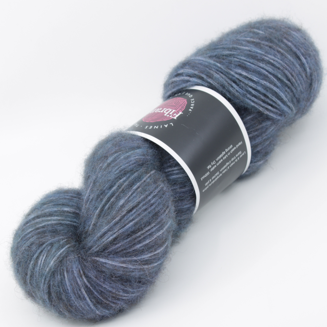Laine Fibrani -Base Aurora,51% Bébé alpaga et 49% coton ,couleur: Bleu. Coloris: Paul.