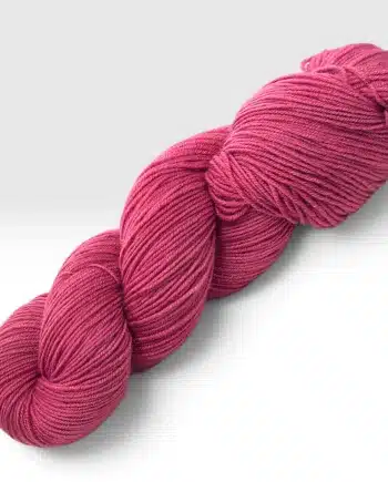 Laine Fibrani, base: Merlin. 80% mérinos - 20% nylon. couleur rose. Coloris: Judy.